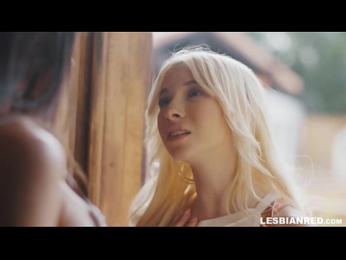 ❤️ Nighean a 'tighinn dhachaigh beagan mhìosan an dèidh sin agus a' crìochnachadh suas ag ithe a h-stepmom's pussy ️ Bhidio fucking leinn gd.rexporn-com.ru ❤